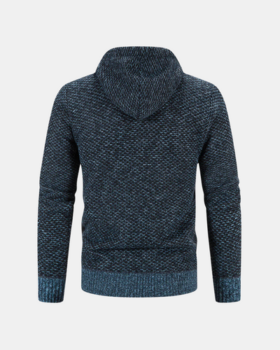 Leonardo Jas mit Kapuze