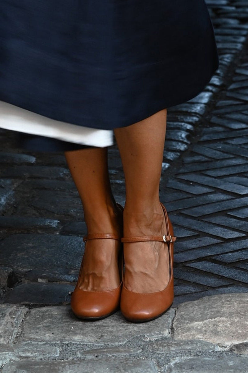 Caella™ | Alltags-Sandalen mit Riemen und einem kleinen Absatz