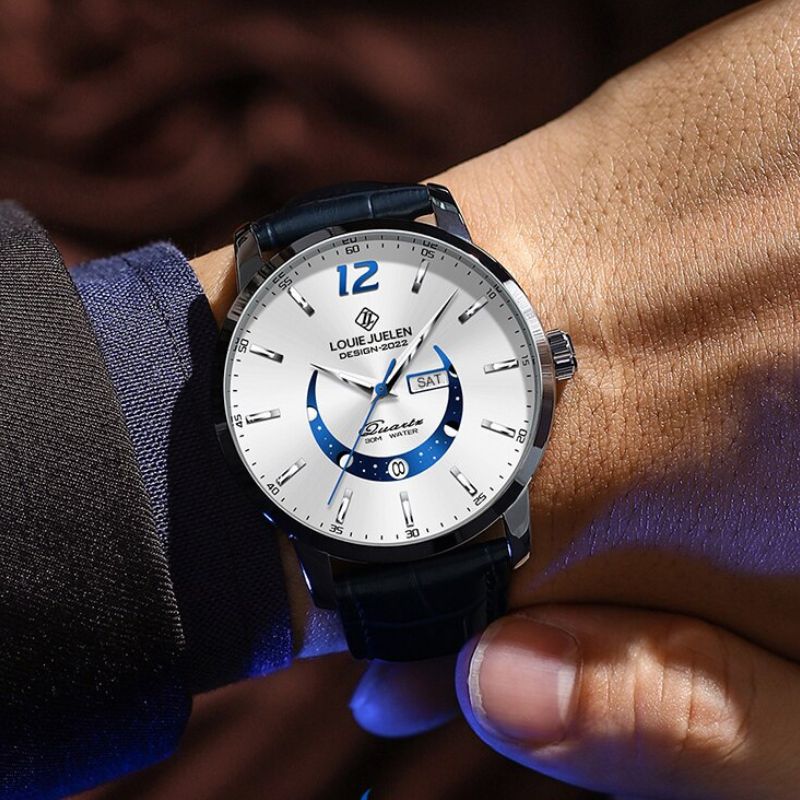 Elegante Uhr mit Mondphase